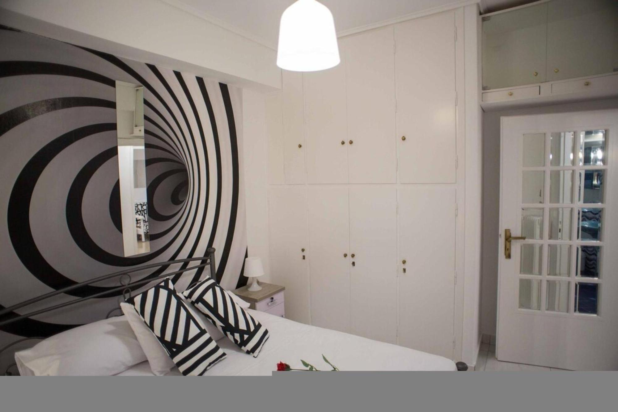 Cozy Apartment With Sea View Next To Marina Zeas Piraeus Exterior photo