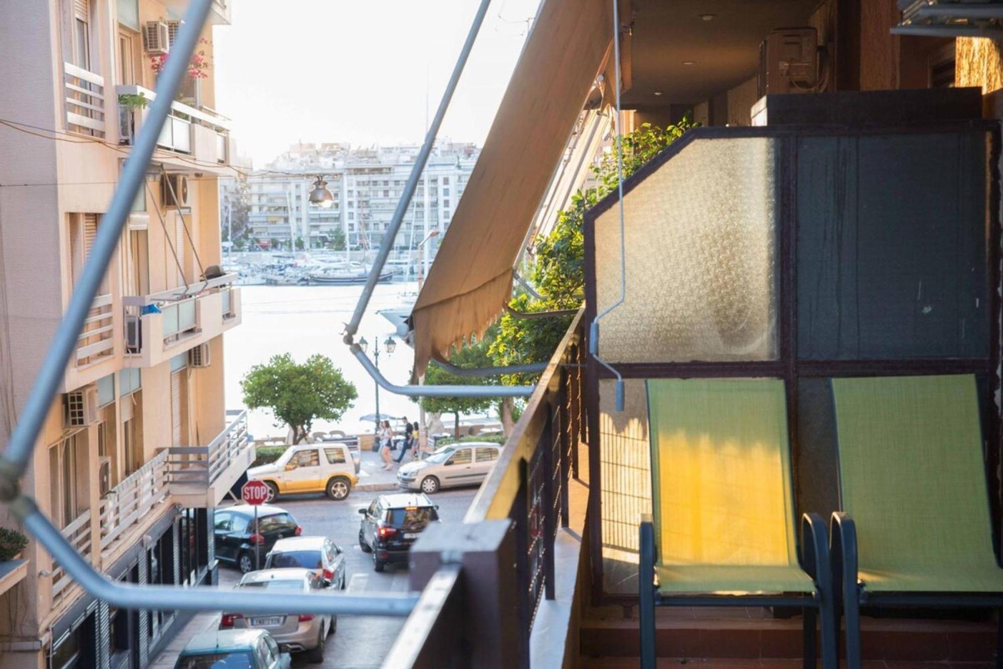 Cozy Apartment With Sea View Next To Marina Zeas Piraeus Exterior photo